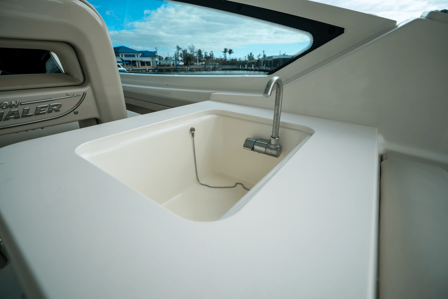 2025 Boston Whaler 280 Vantage Image Thumbnail #11