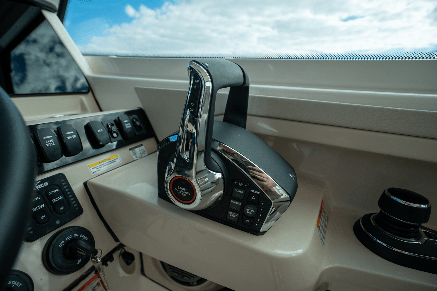 2025 Boston Whaler 280 Vantage Image Thumbnail #20