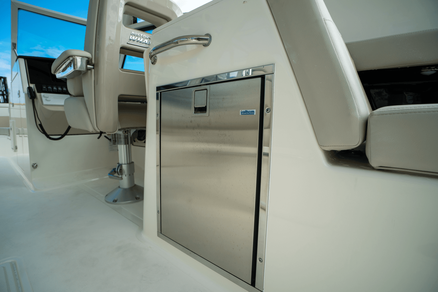 2025 Boston Whaler 280 Vantage Image Thumbnail #12