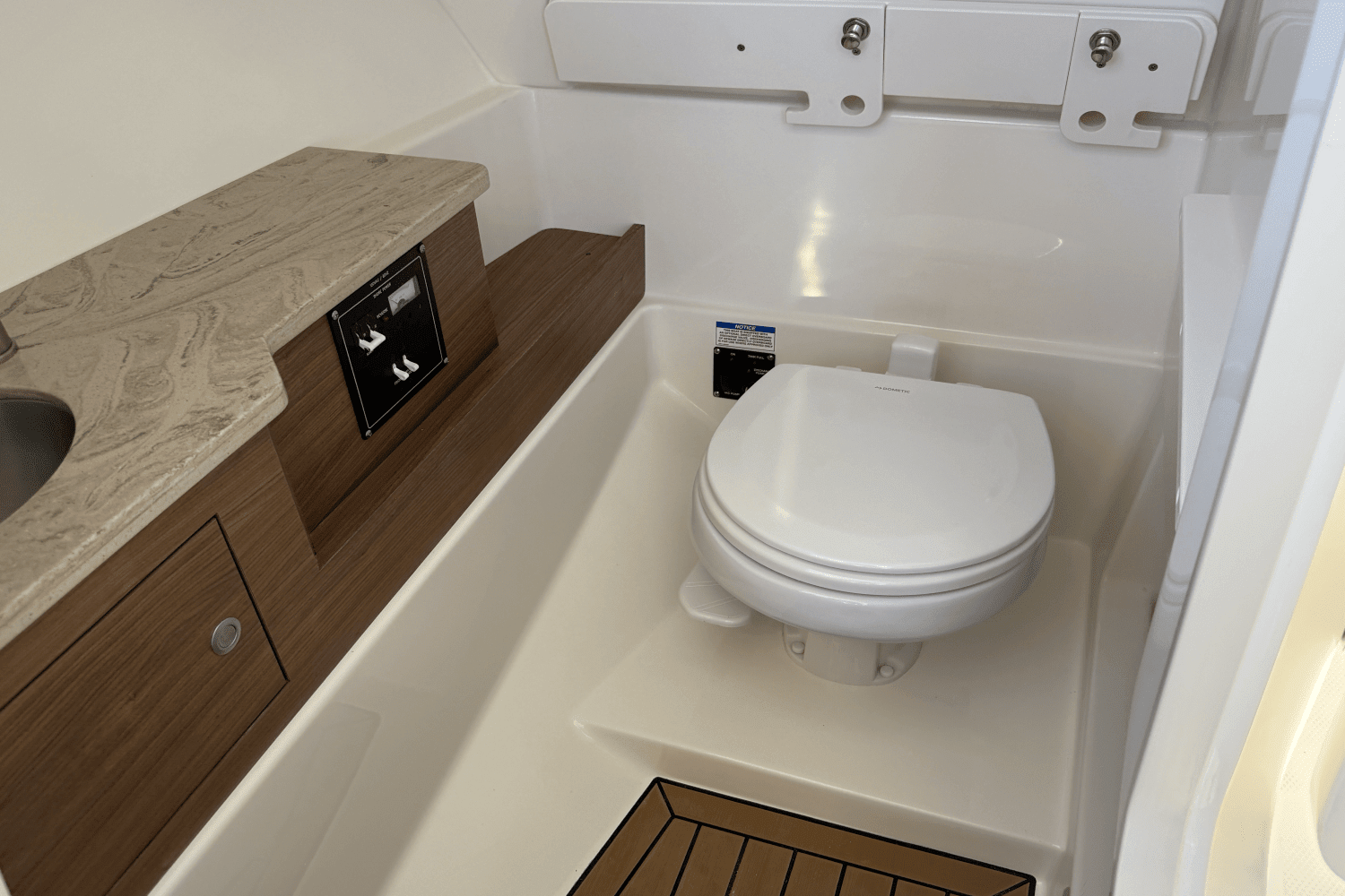 2025 Boston Whaler 280 Vantage Image Thumbnail #30