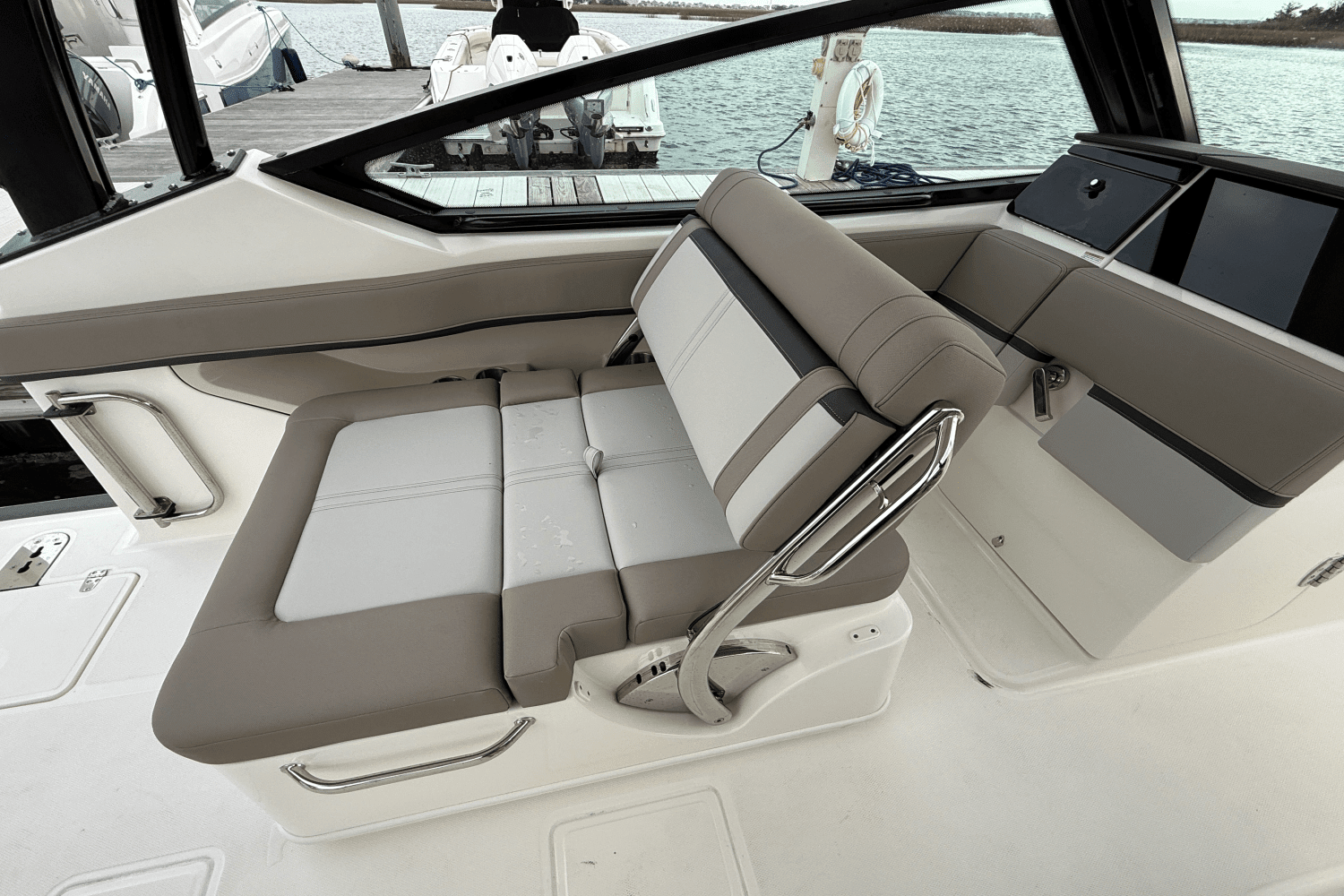 2025 Boston Whaler 280 Vantage Image Thumbnail #17
