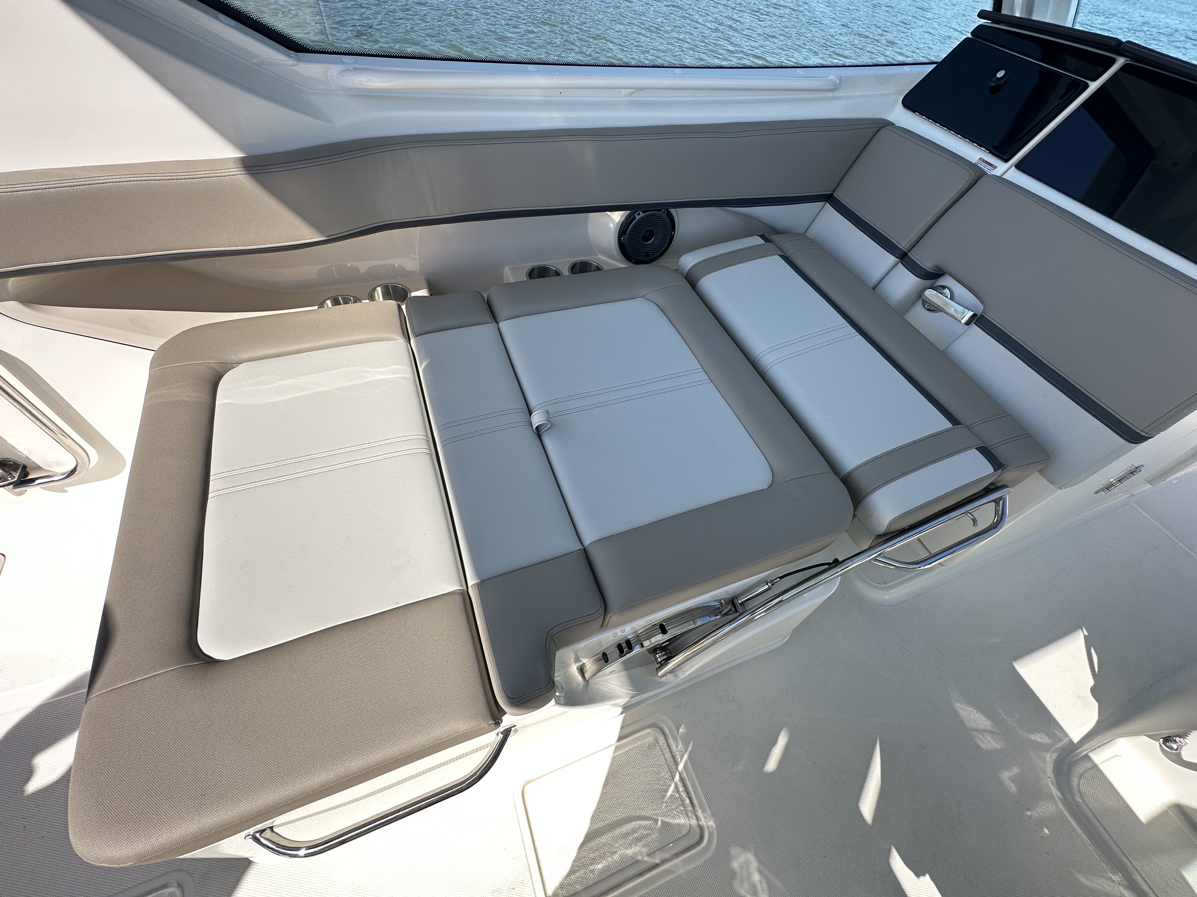 2025 Boston Whaler 280 Vantage Image Thumbnail #22