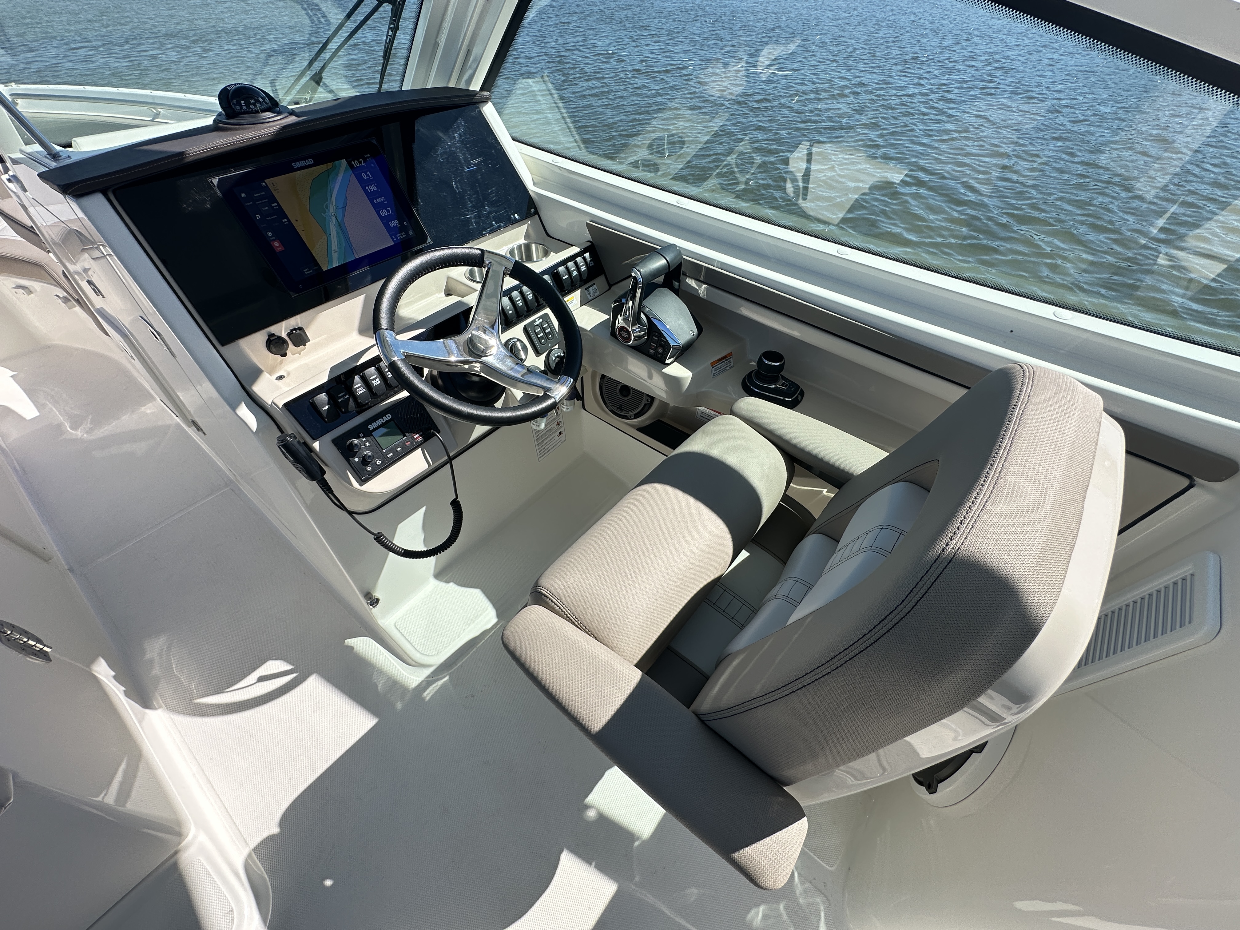 2025 Boston Whaler 280 Vantage Image Thumbnail #23