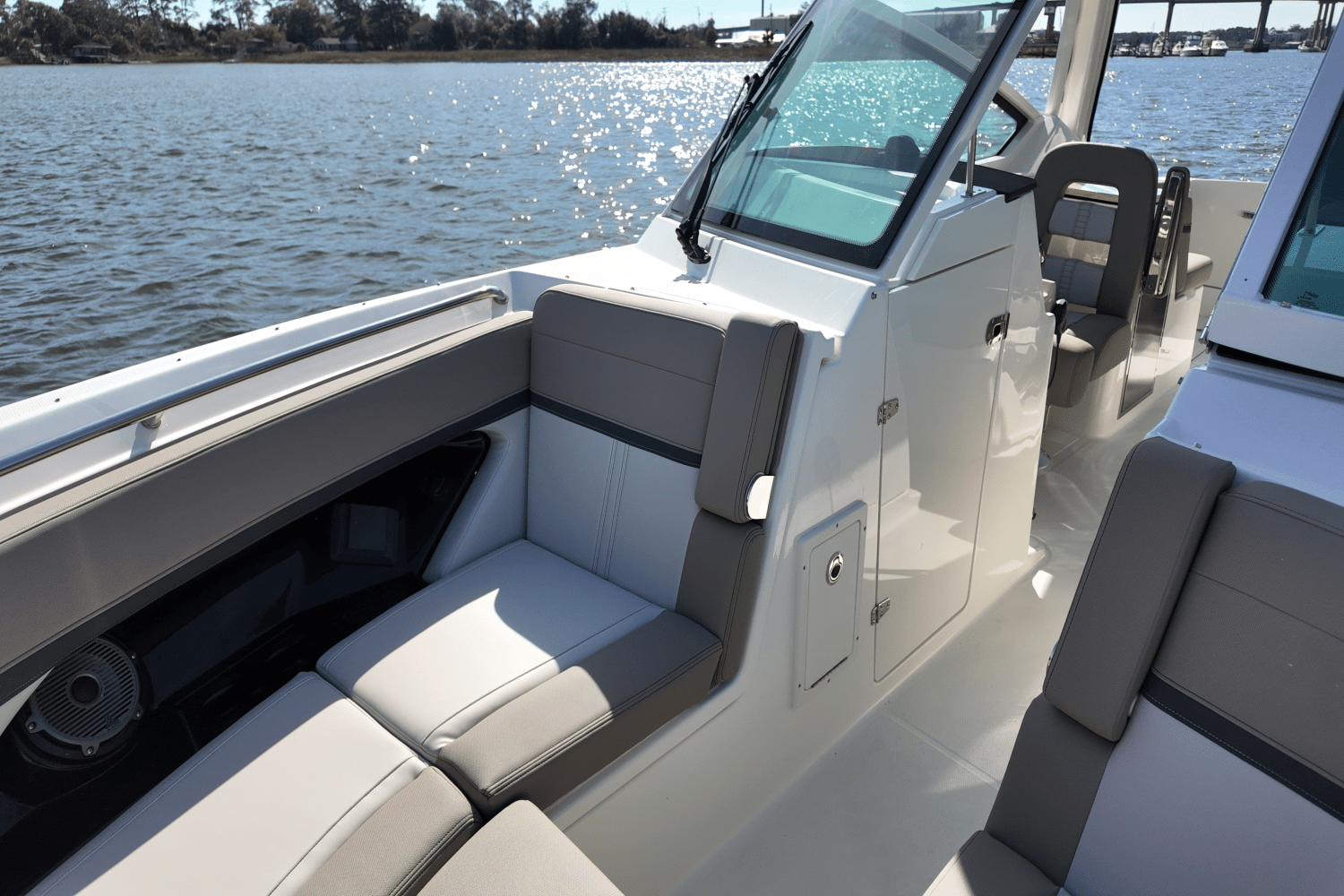 2025 Boston Whaler 280 Vantage Image Thumbnail #14