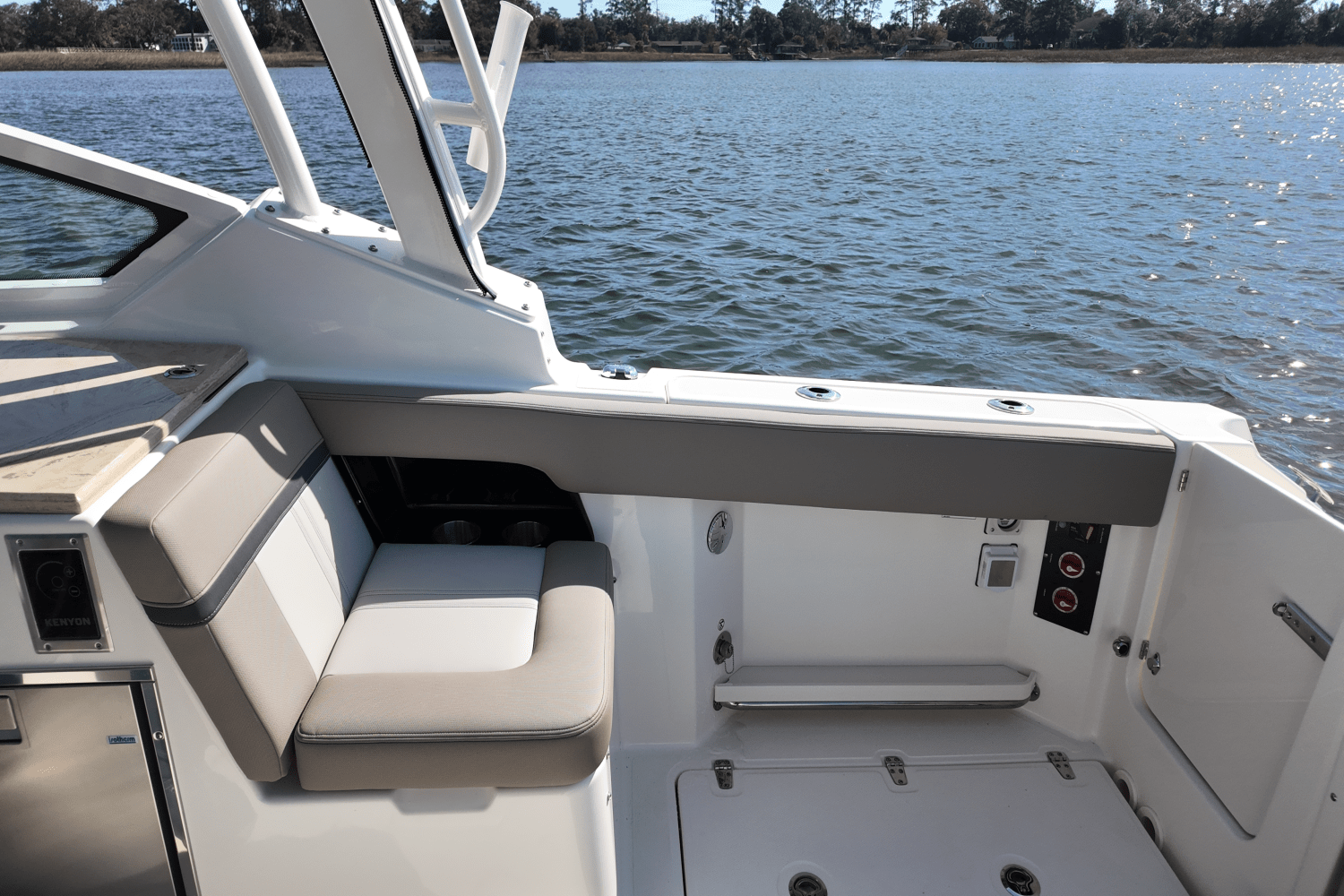 2025 Boston Whaler 280 Vantage Image Thumbnail #8