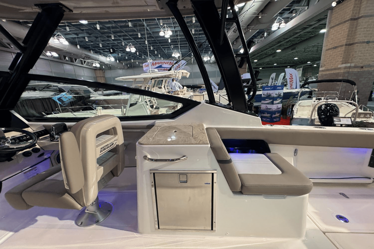 2025 Boston Whaler 280 Vantage Image Thumbnail #8