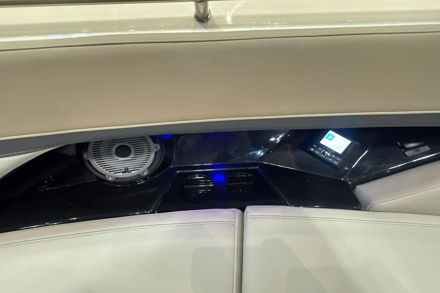 2025 Boston Whaler 280 Vantage Image Thumbnail #29