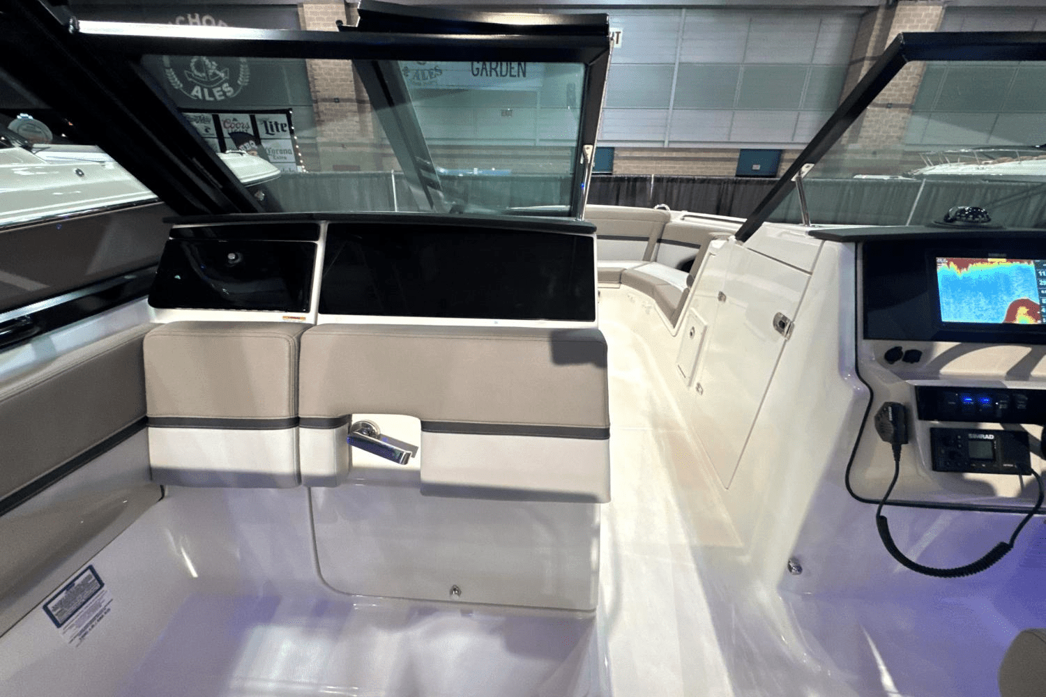 2025 Boston Whaler 280 Vantage Image Thumbnail #18