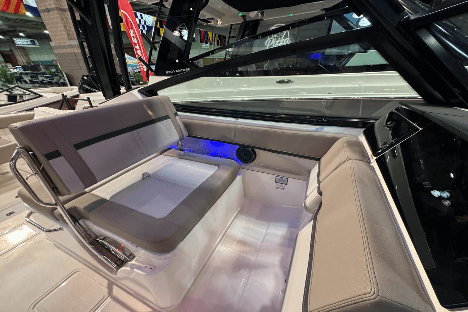 2025 Boston Whaler 280 Vantage Image Thumbnail #13