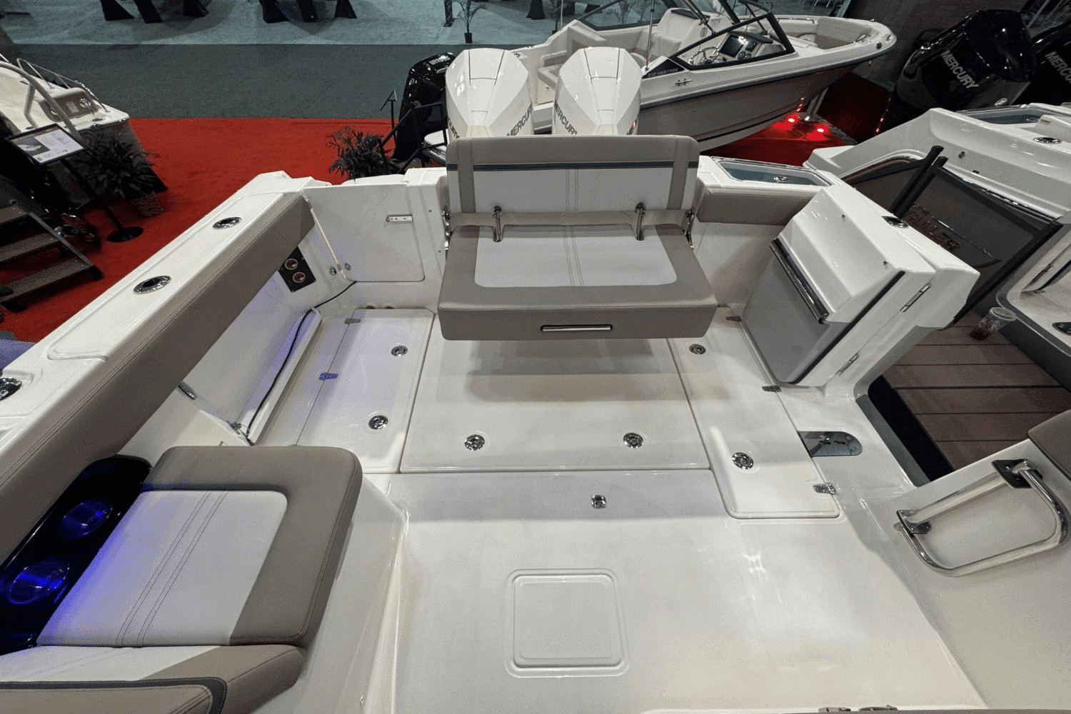 2025 Boston Whaler 280 Vantage Image Thumbnail #6