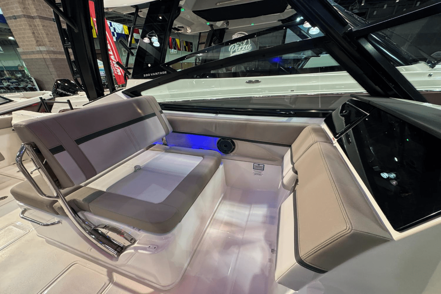 2025 Boston Whaler 280 Vantage Image Thumbnail #14