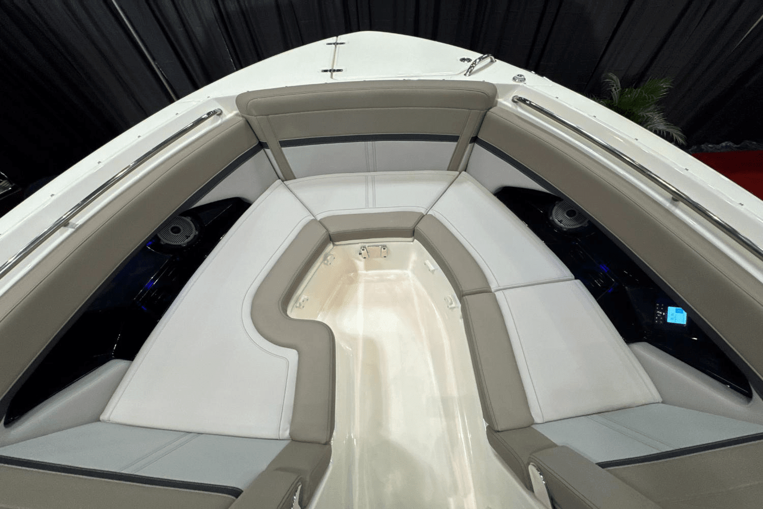 2025 Boston Whaler 280 Vantage Image Thumbnail #24