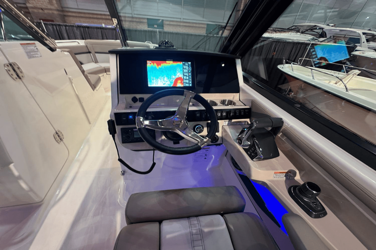 2025 Boston Whaler 280 Vantage Image Thumbnail #17