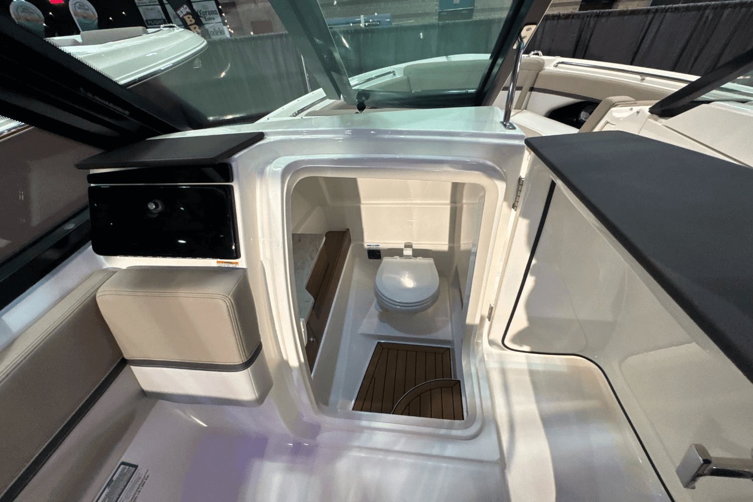 2025 Boston Whaler 280 Vantage Image Thumbnail #19