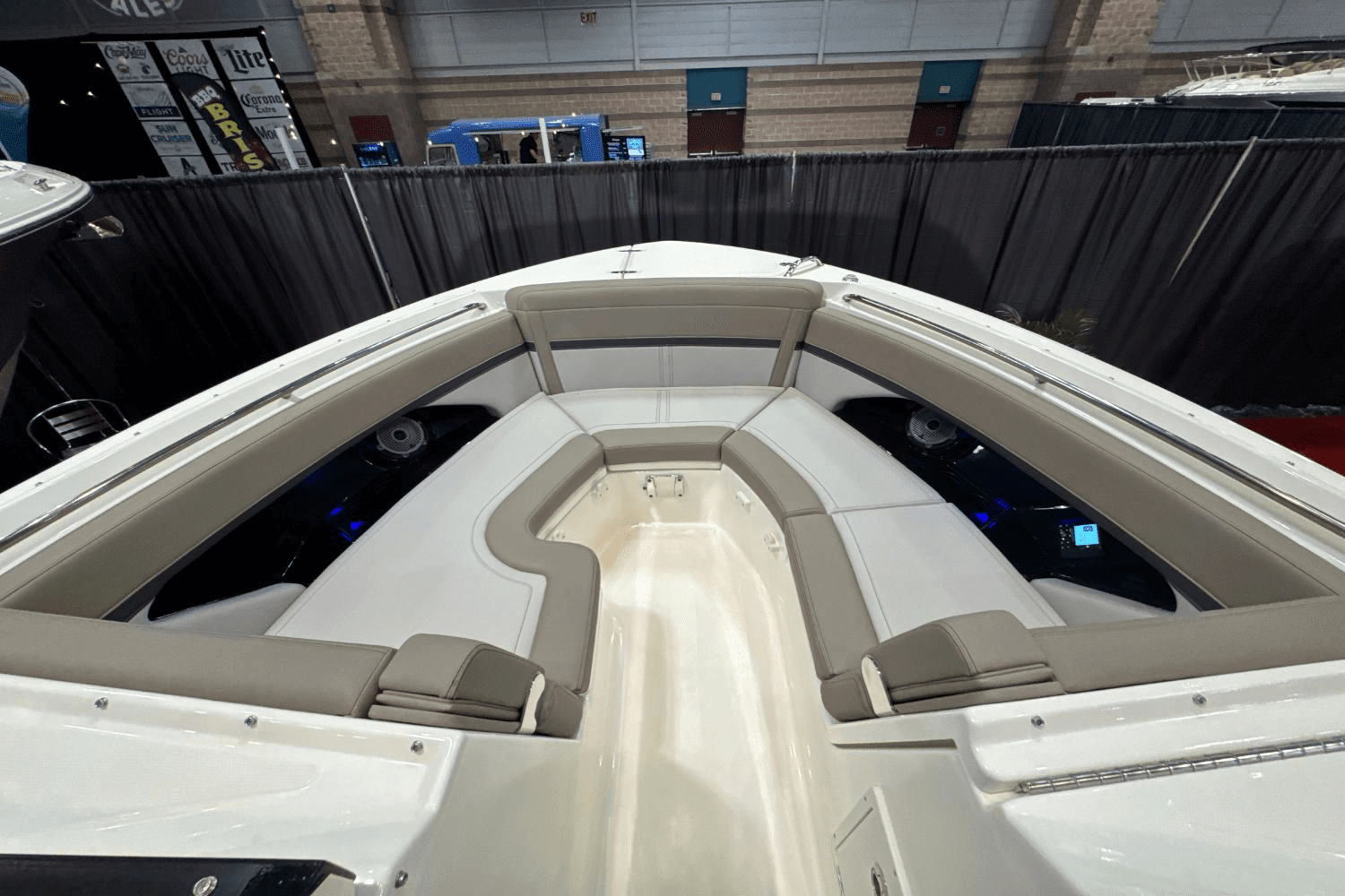 2025 Boston Whaler 280 Vantage Image Thumbnail #22