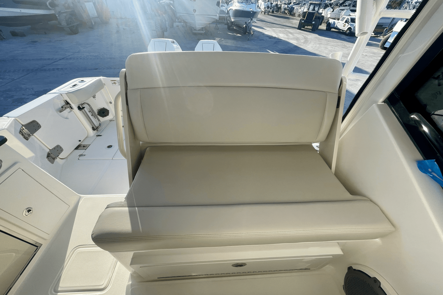 2025 Boston Whaler 325 Conquest Image Thumbnail #10