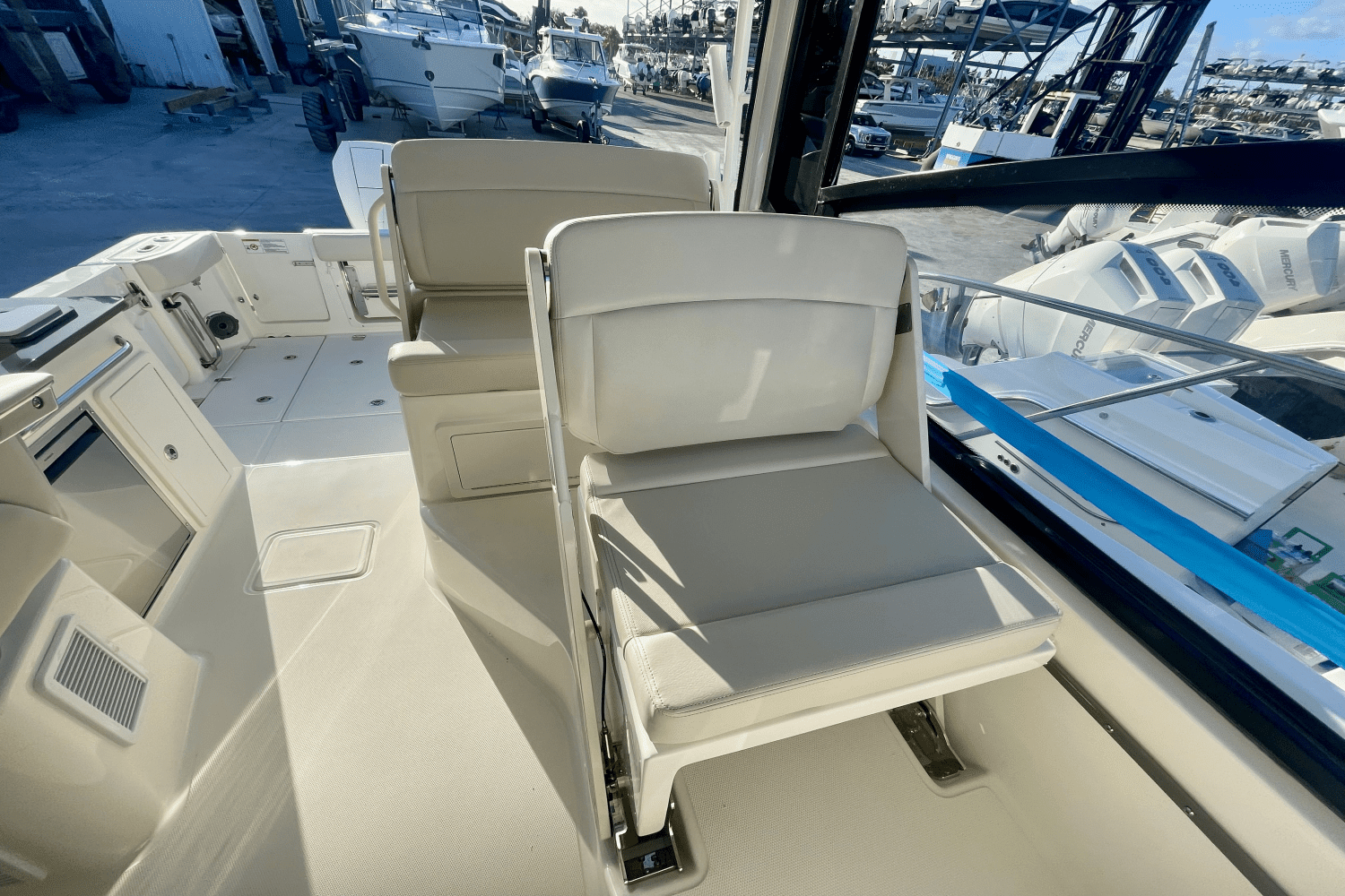 2025 Boston Whaler 325 Conquest Image Thumbnail #11