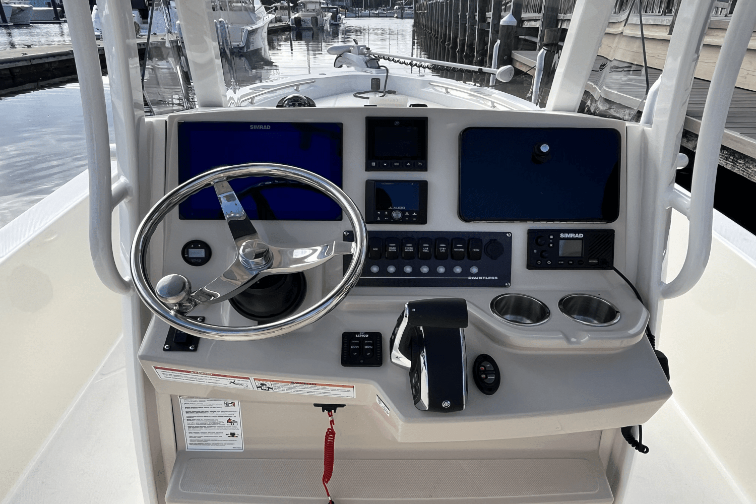 2025 Boston Whaler 250 Dauntless Image Thumbnail #18