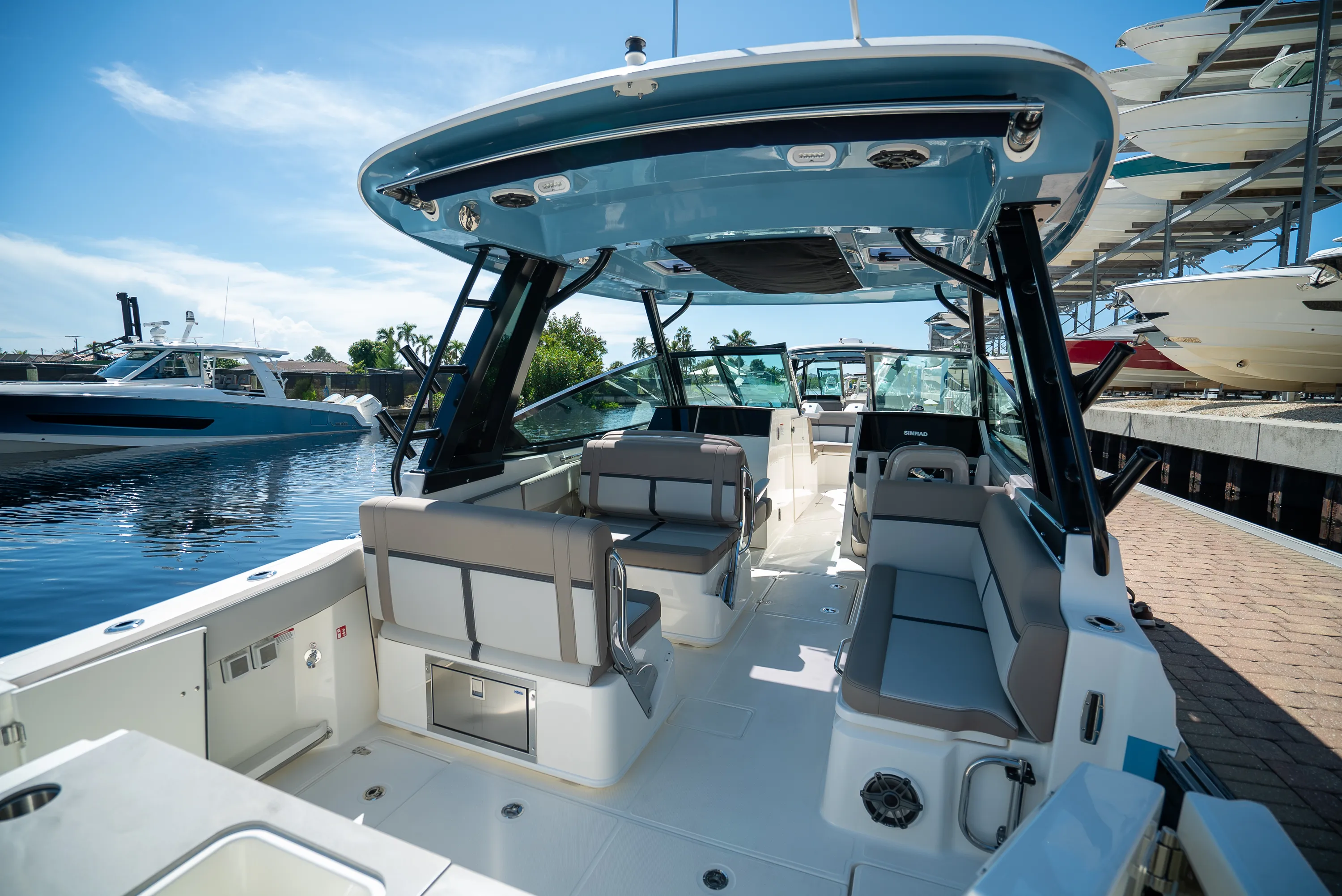 2026 Boston Whaler 330 Vantage Image Thumbnail #5