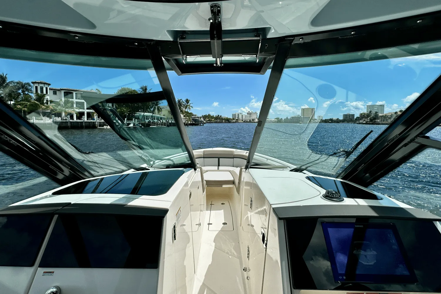 2026 Boston Whaler 330 Vantage Image Thumbnail #34