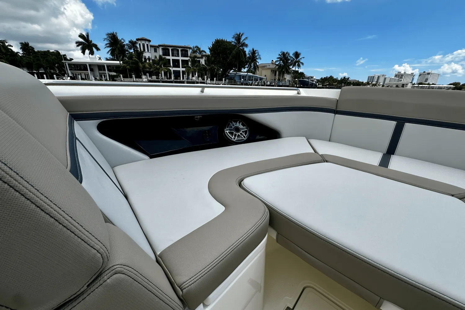 2026 Boston Whaler 330 Vantage Image Thumbnail #37