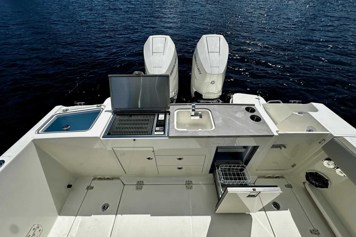 2026 Boston Whaler 330 Vantage Image Thumbnail #19