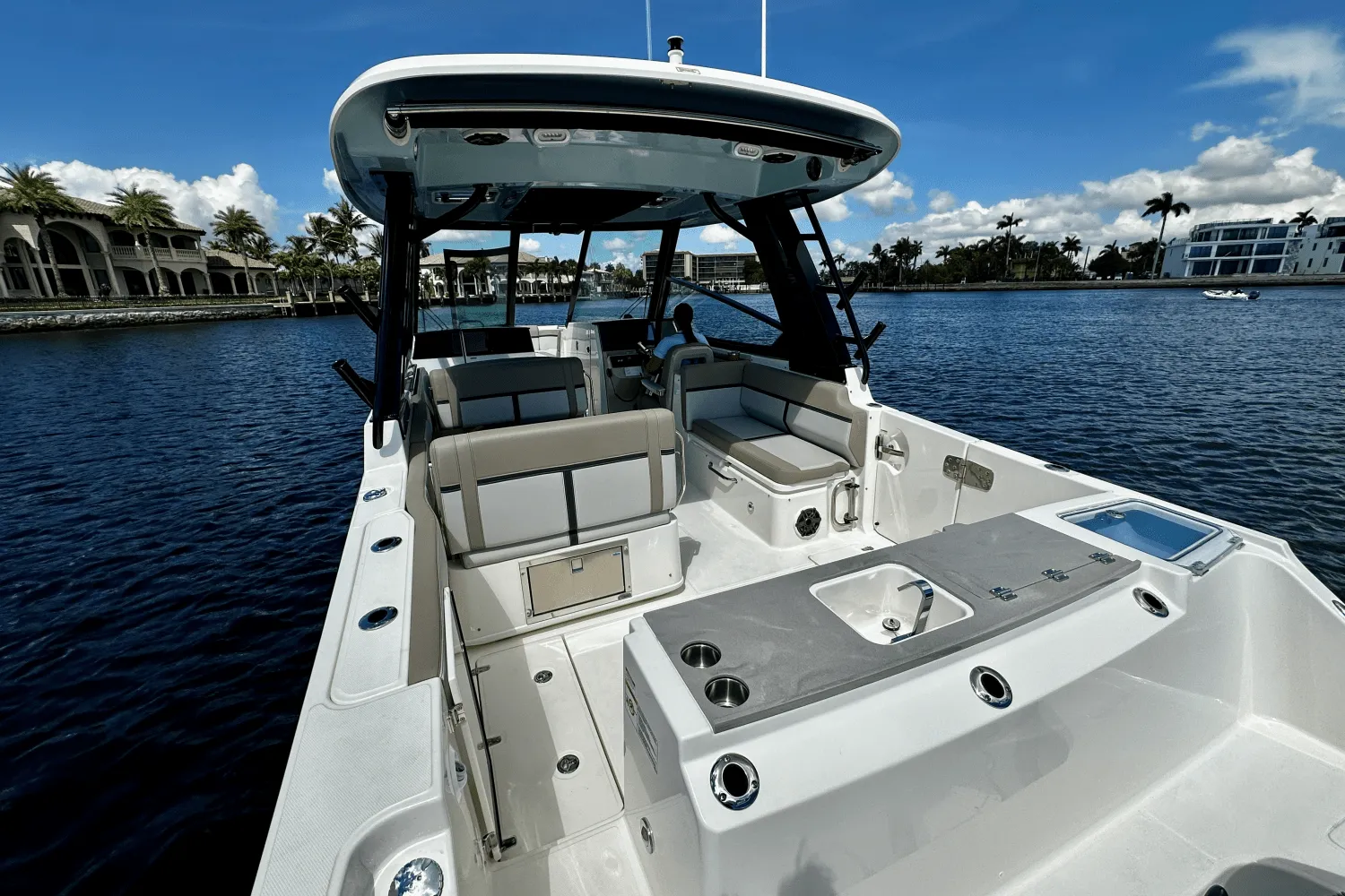 2026 Boston Whaler 330 Vantage Image Thumbnail #14
