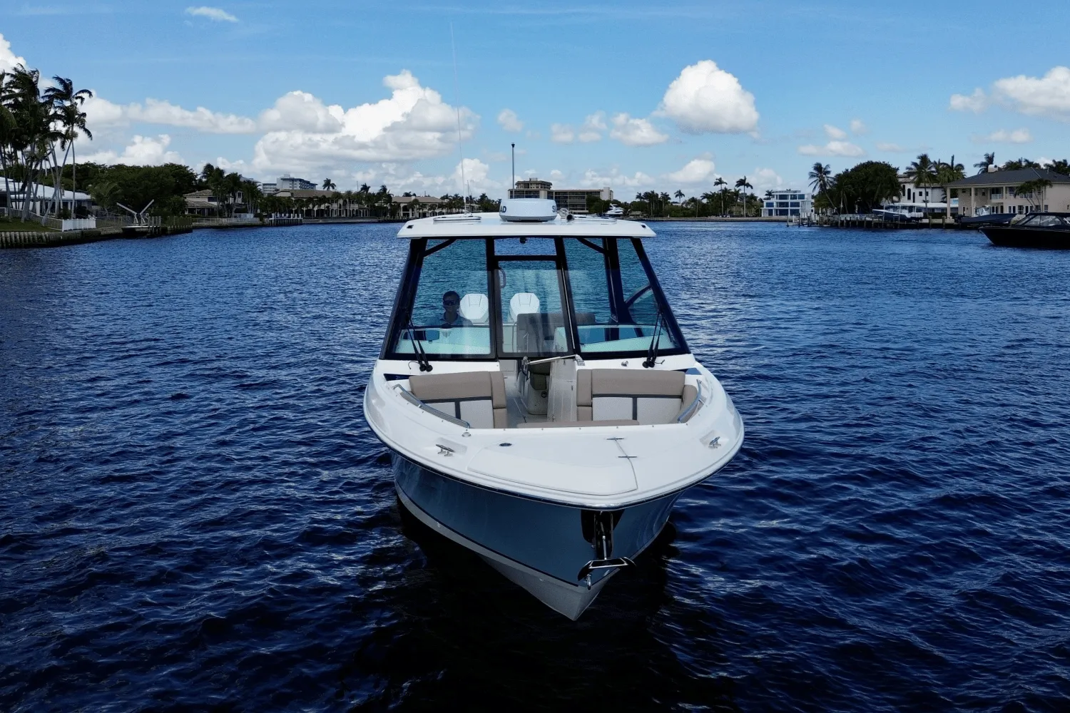 2026 Boston Whaler 330 Vantage Image Thumbnail #6