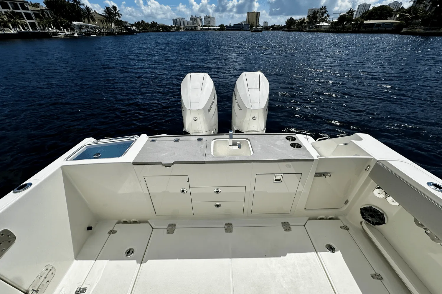 2026 Boston Whaler 330 Vantage Image Thumbnail #18