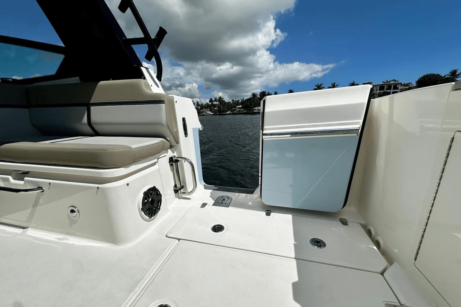 2026 Boston Whaler 330 Vantage Image Thumbnail #26