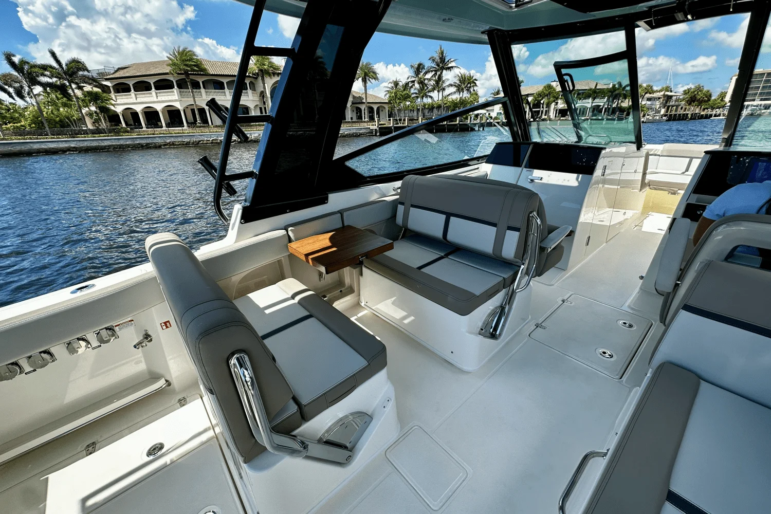 2026 Boston Whaler 330 Vantage Image Thumbnail #29