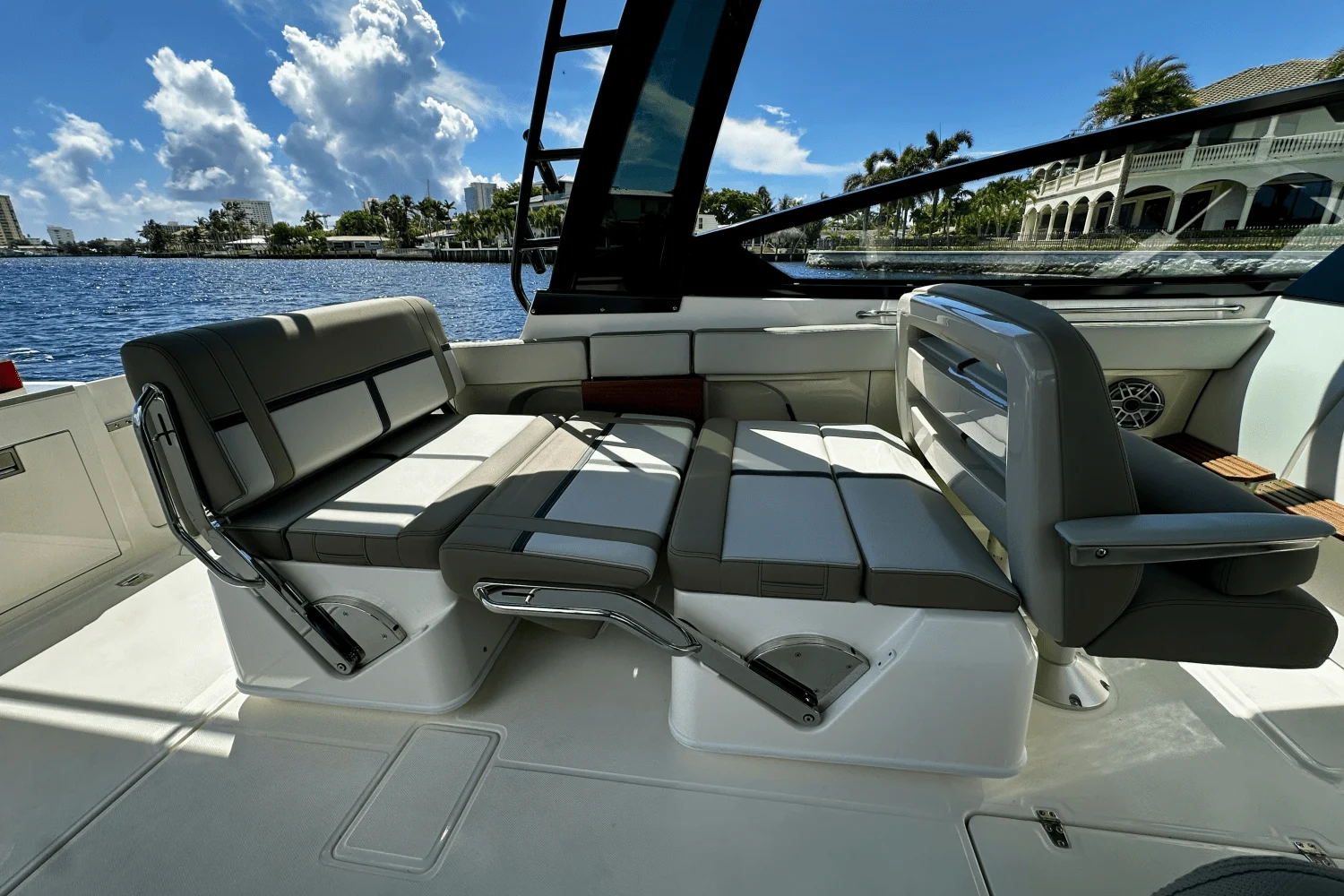 2026 Boston Whaler 330 Vantage Image Thumbnail #33