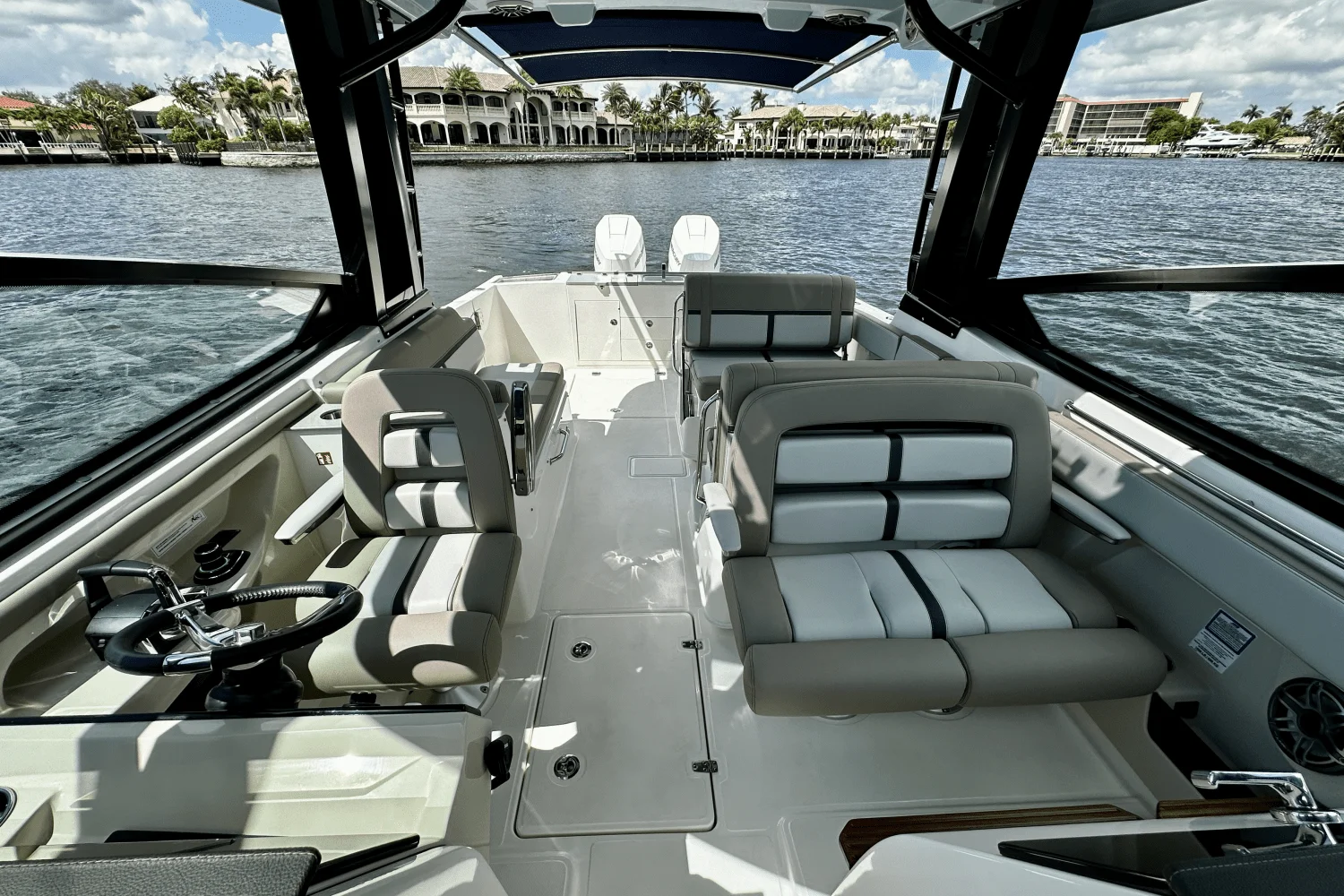 2026 Boston Whaler 330 Vantage Image Thumbnail #39