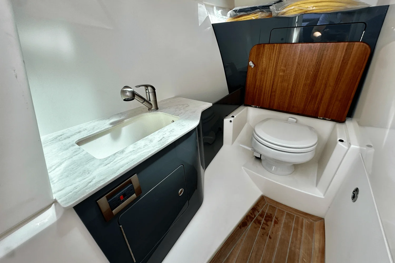 2026 Boston Whaler 330 Vantage Image Thumbnail #51