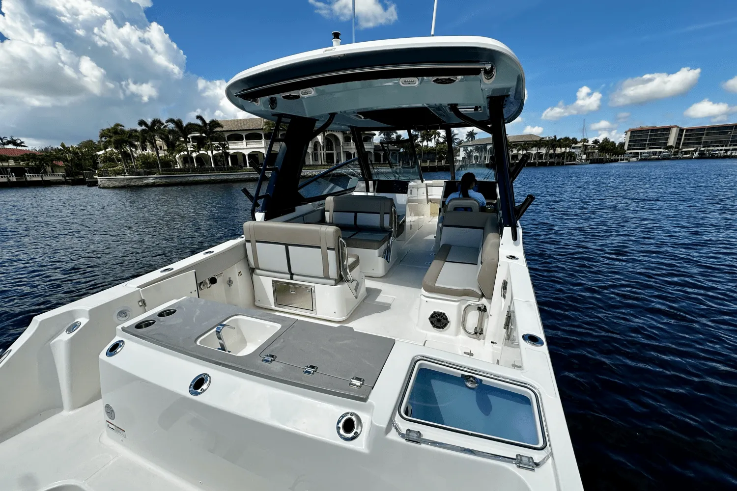 2026 Boston Whaler 330 Vantage Image Thumbnail #15