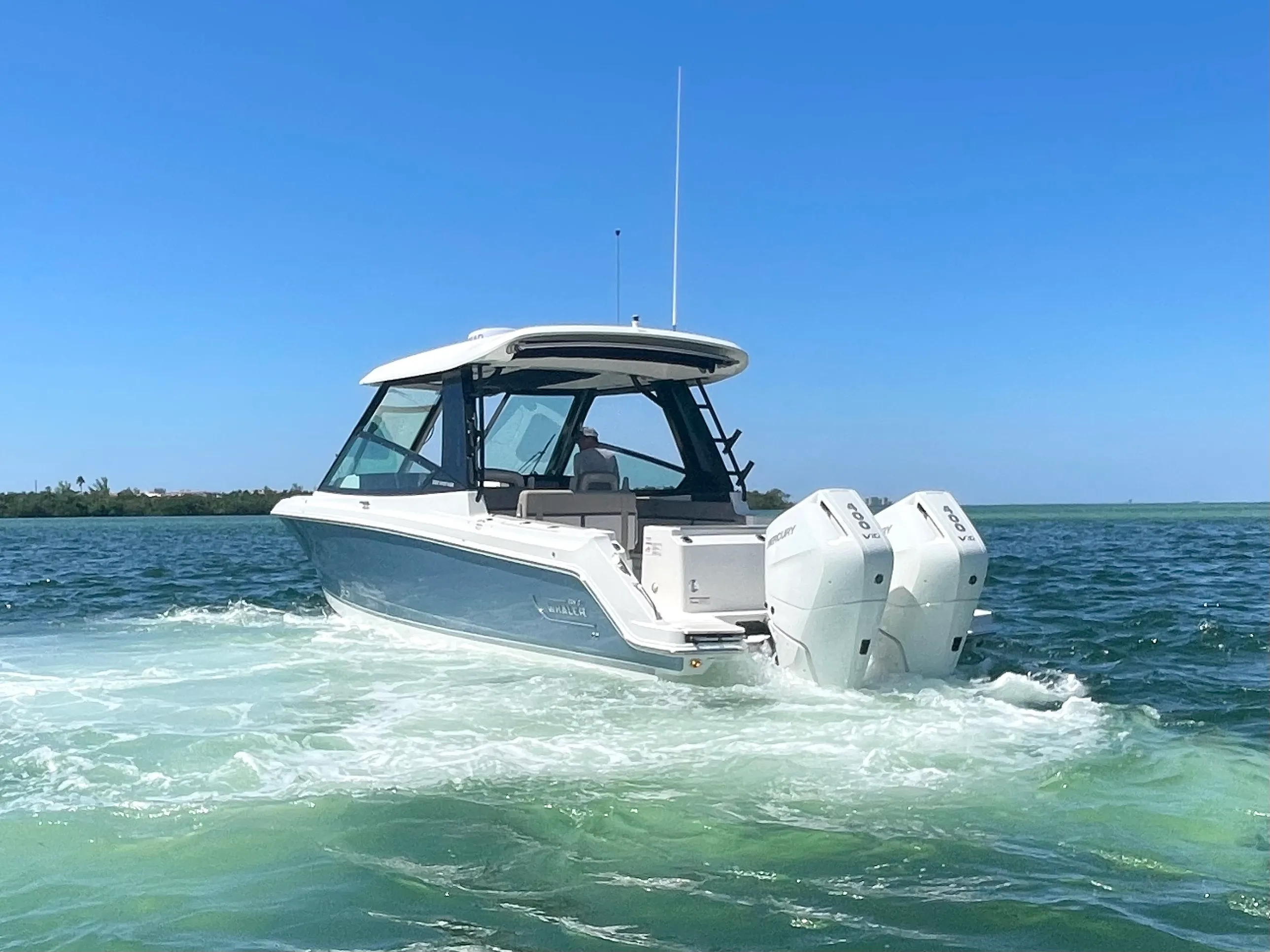 2026 Boston Whaler 330 Vantage Image Thumbnail #3