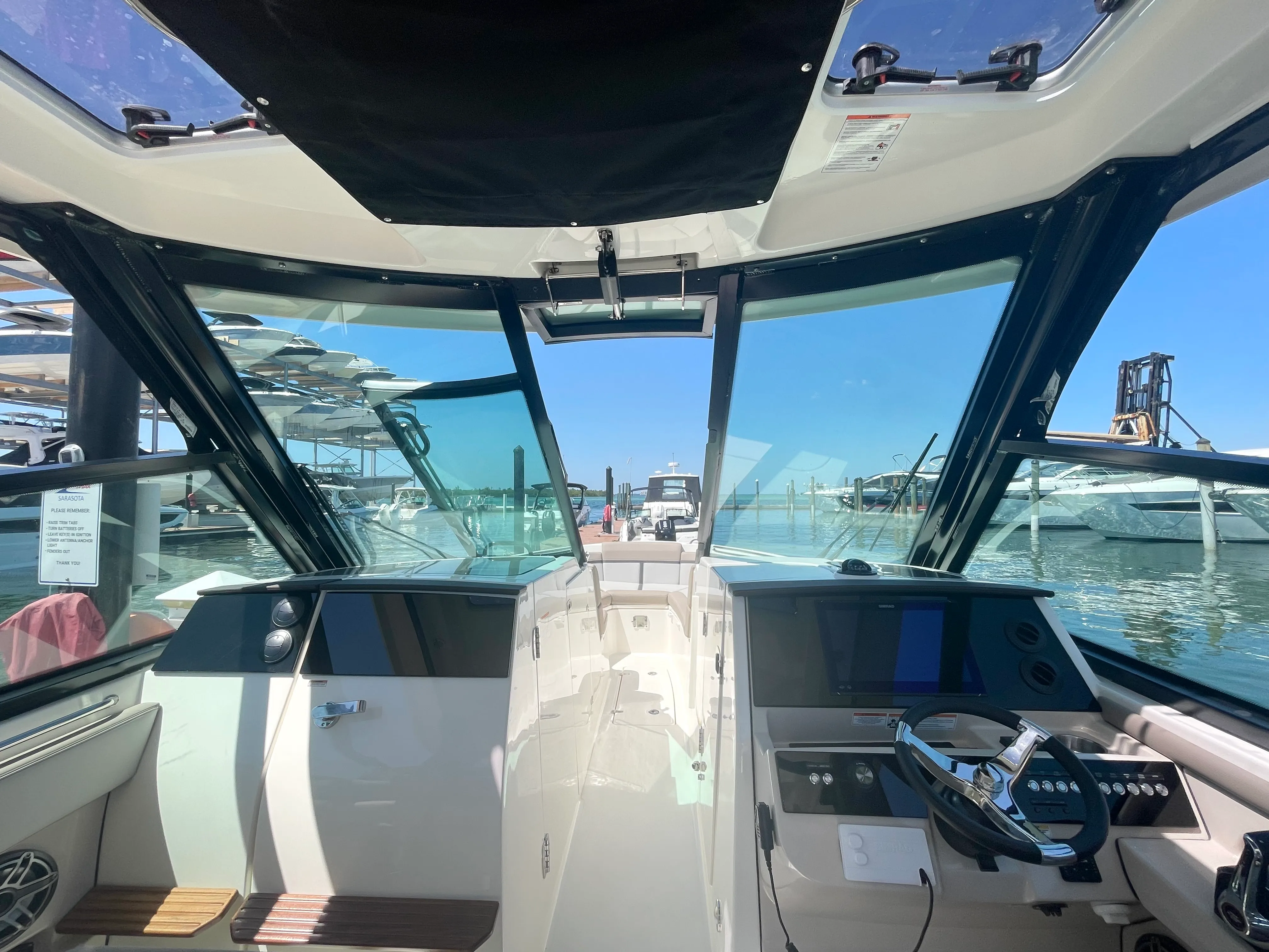 2026 Boston Whaler 330 Vantage Image Thumbnail #26