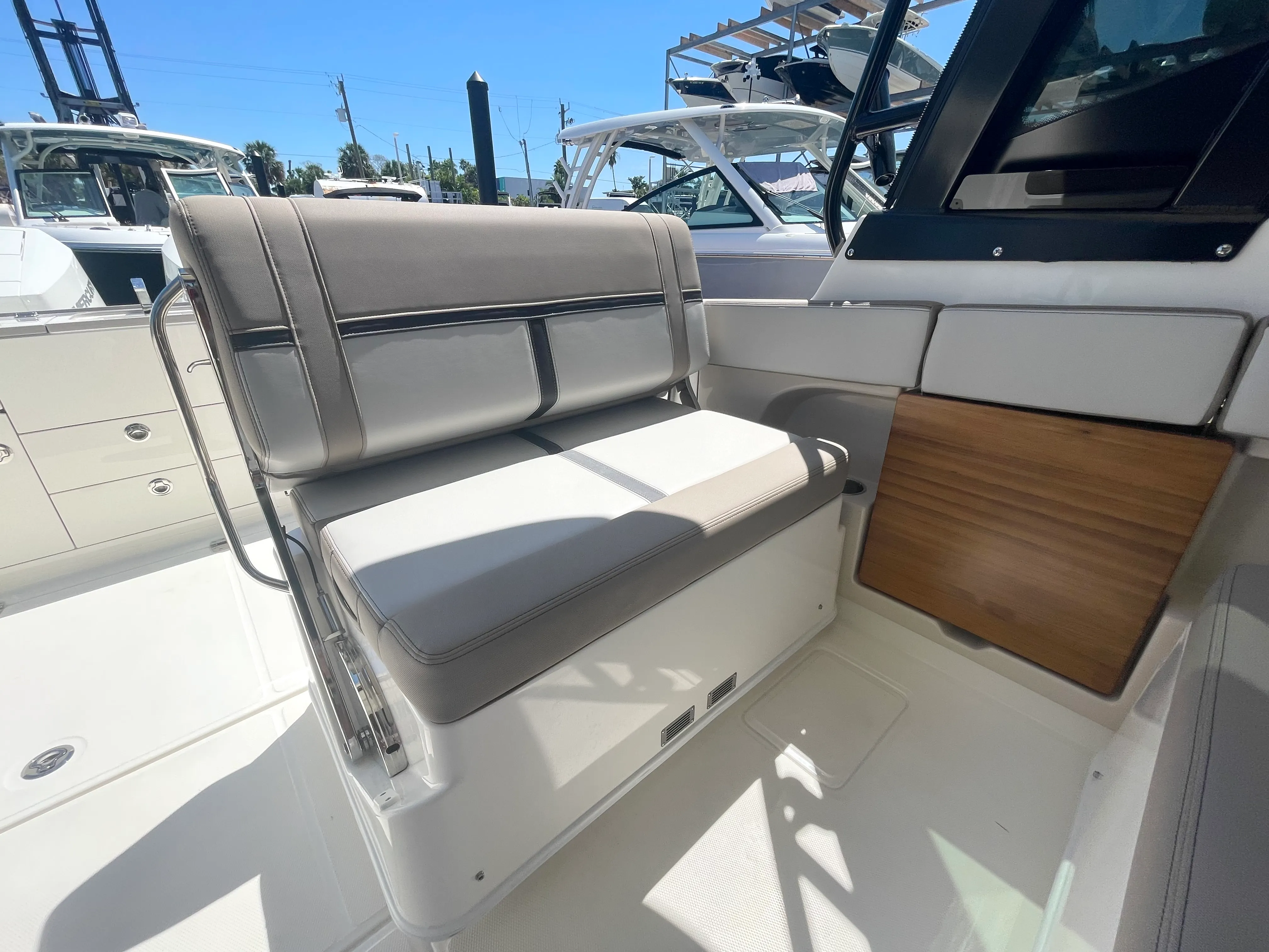 2026 Boston Whaler 330 Vantage Image Thumbnail #16