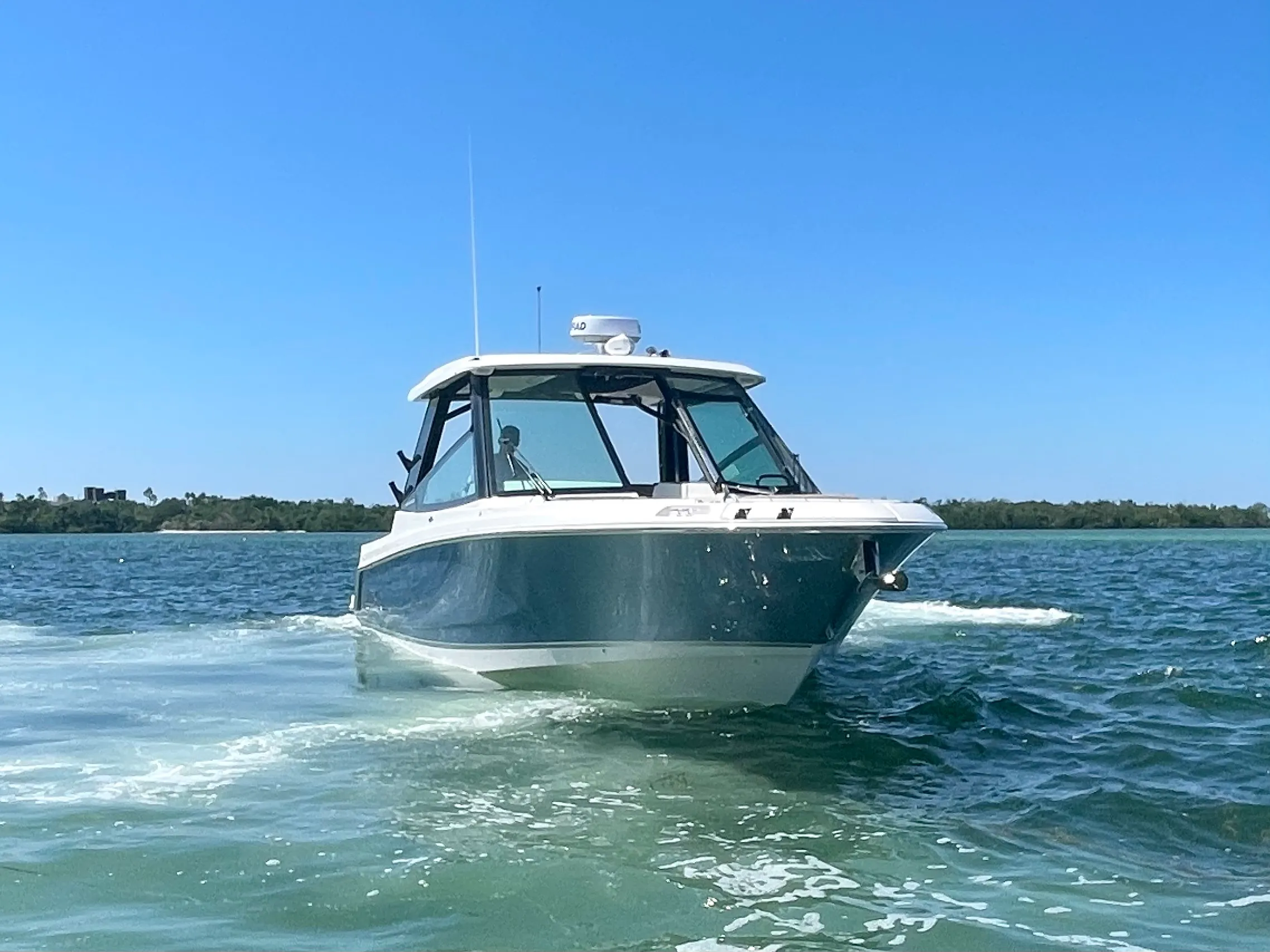 2026 Boston Whaler 330 Vantage Image Thumbnail #8