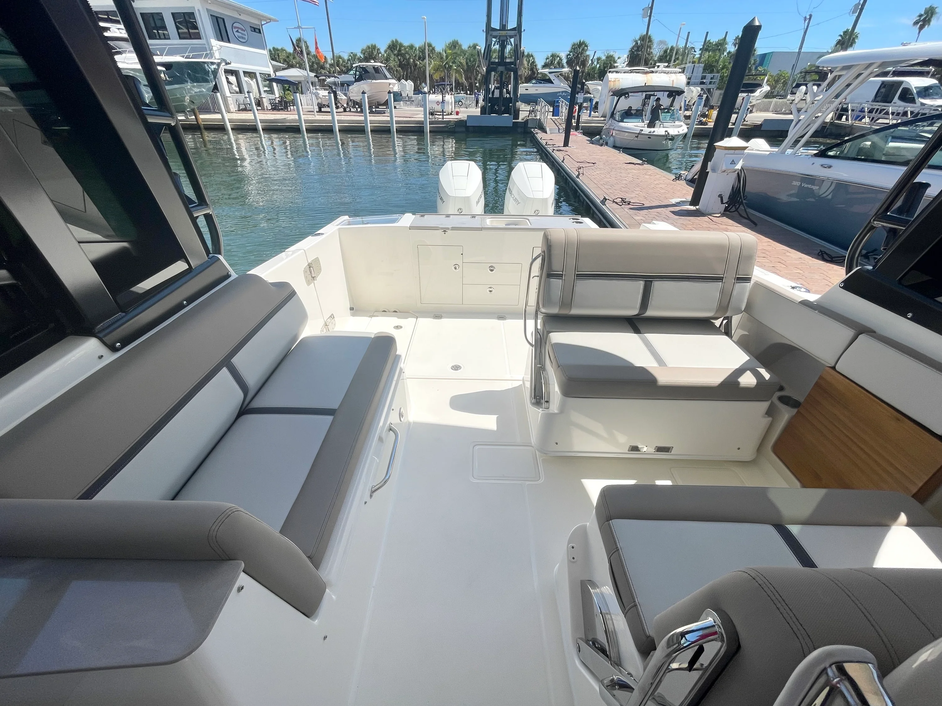 2026 Boston Whaler 330 Vantage Image Thumbnail #17