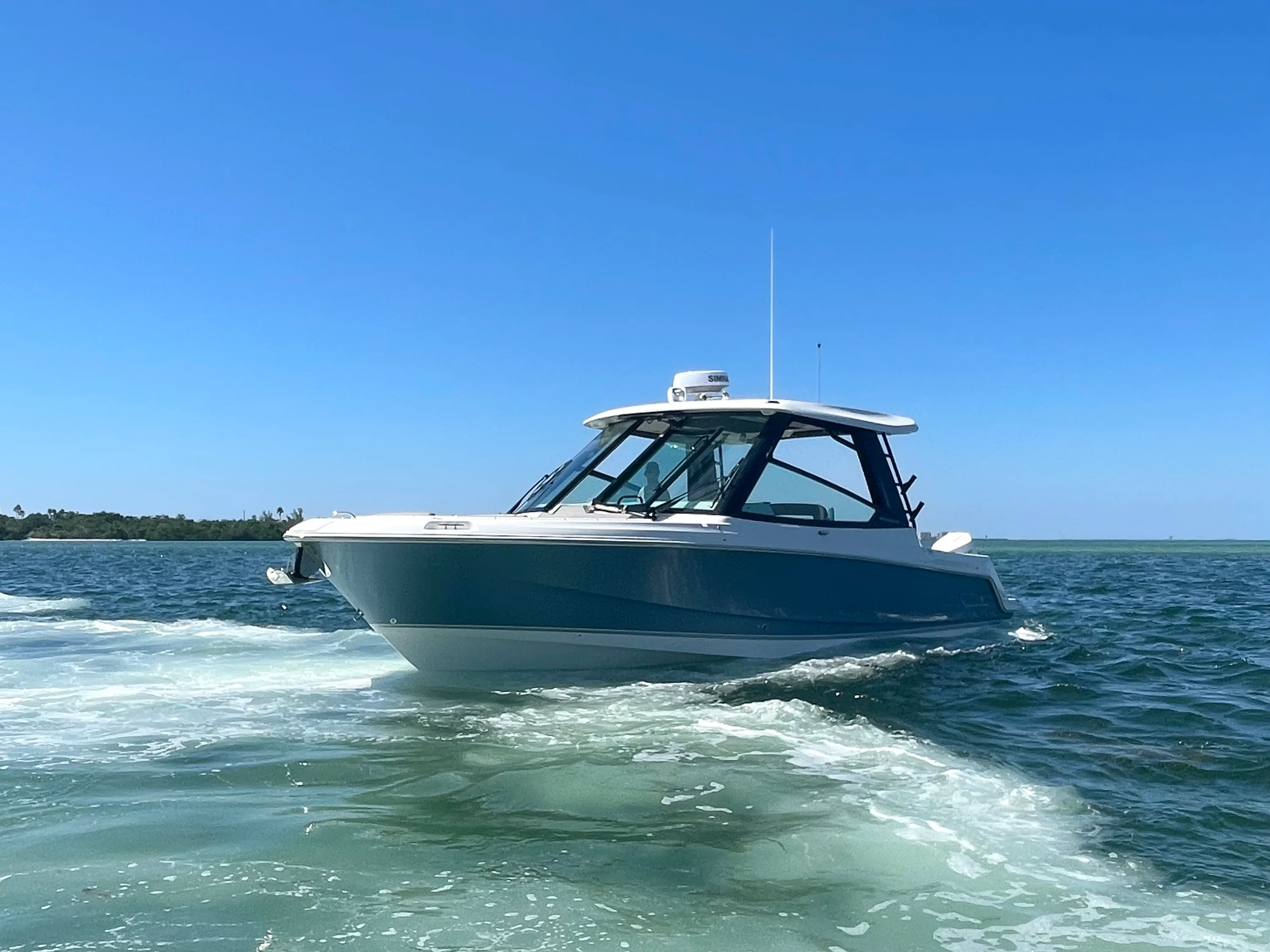 2026 Boston Whaler 330 Vantage Image Thumbnail #5