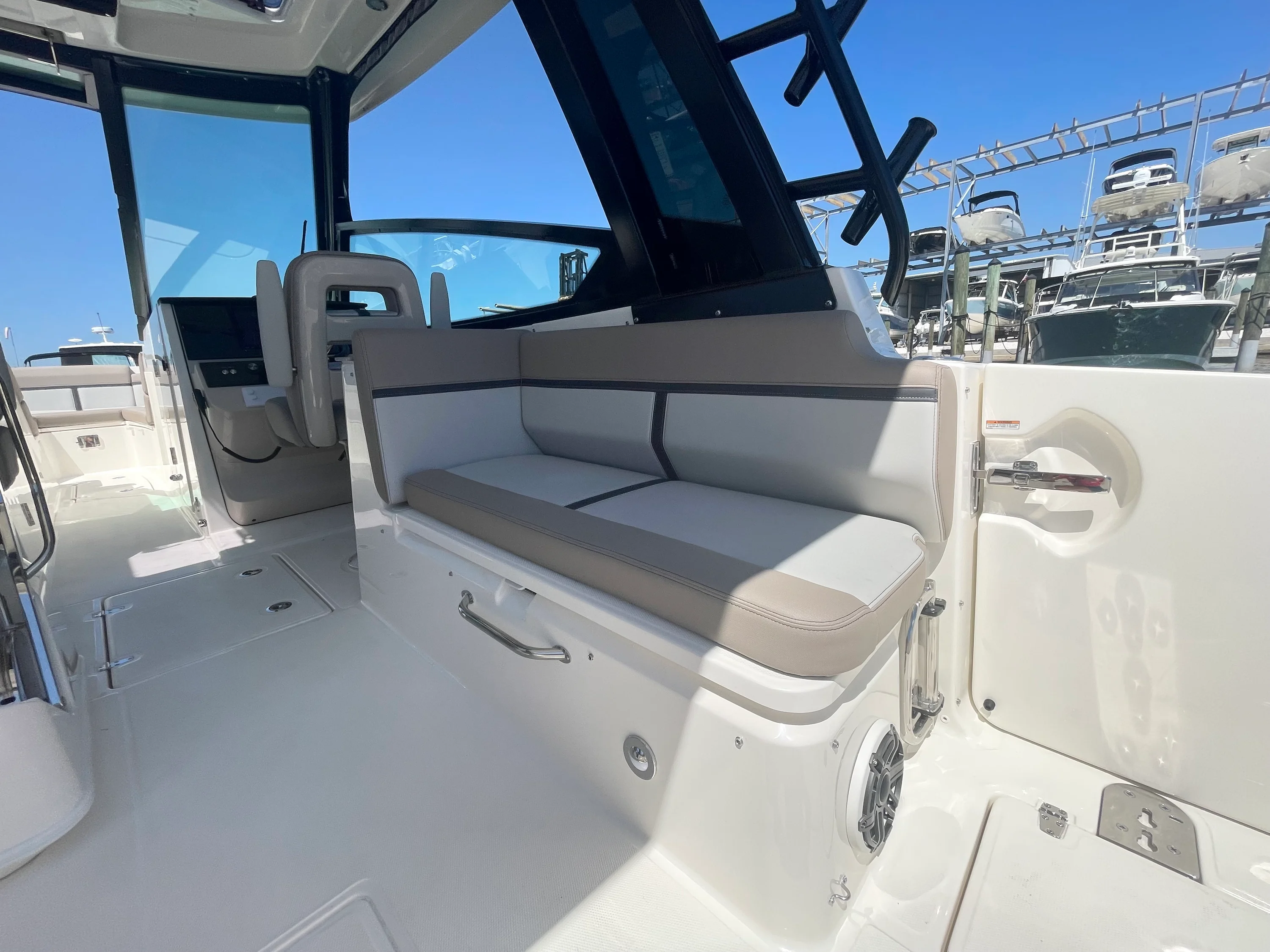 2026 Boston Whaler 330 Vantage Image Thumbnail #12