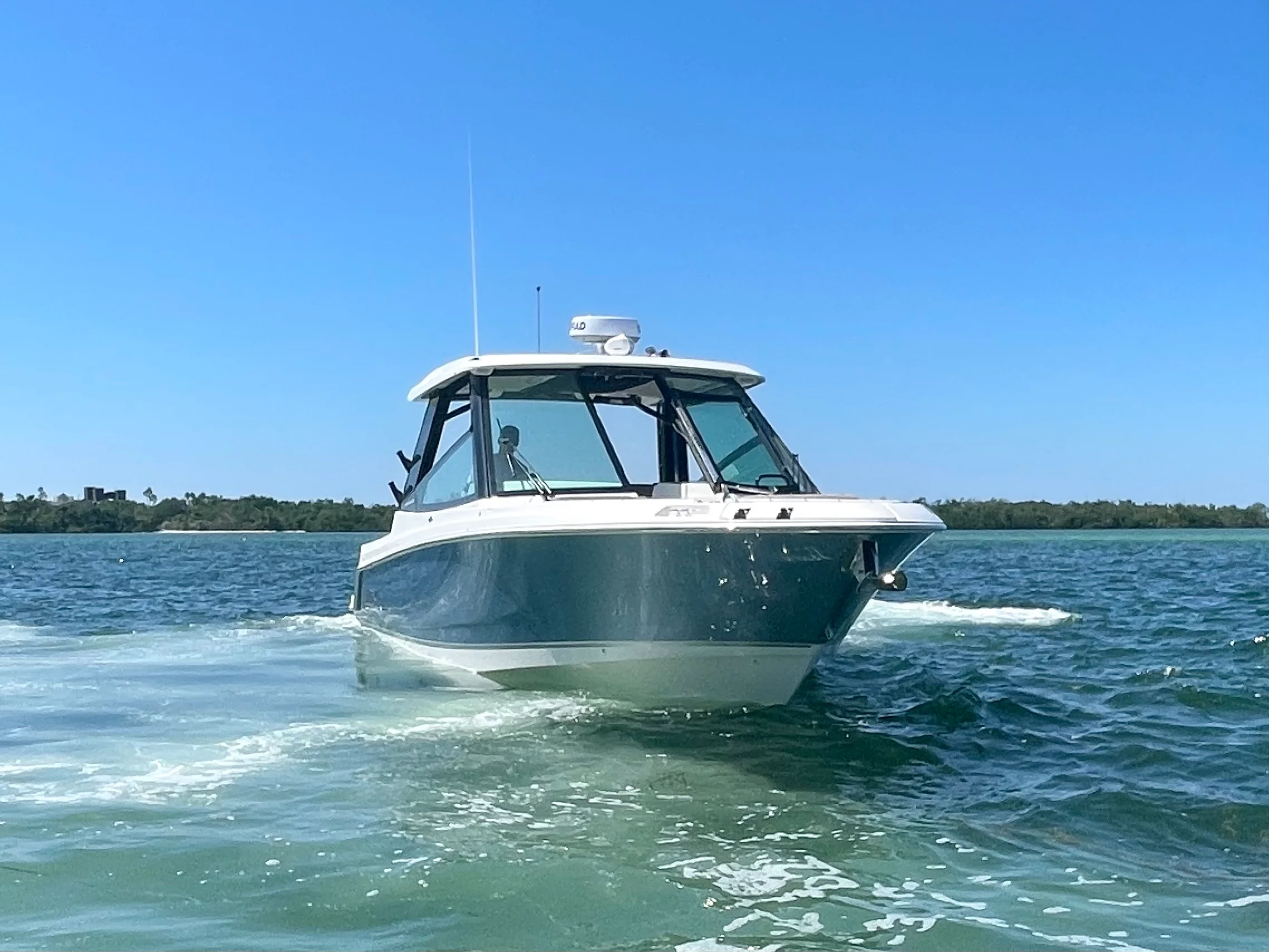 2026 Boston Whaler 330 Vantage Image Thumbnail #8