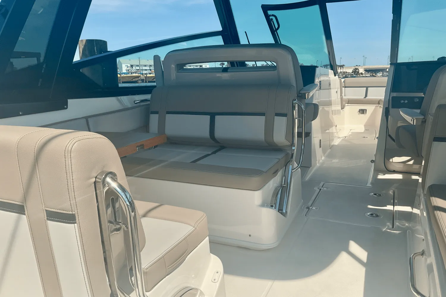2026 Boston Whaler 330 Vantage Image Thumbnail #32