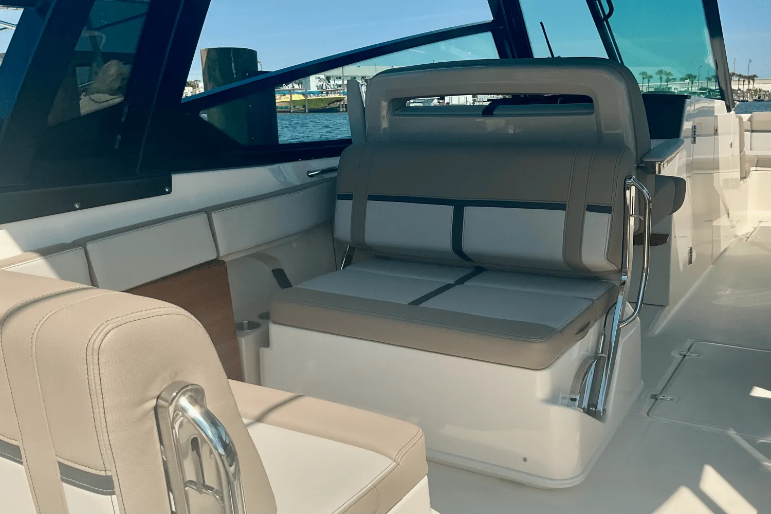 2026 Boston Whaler 330 Vantage Image Thumbnail #11