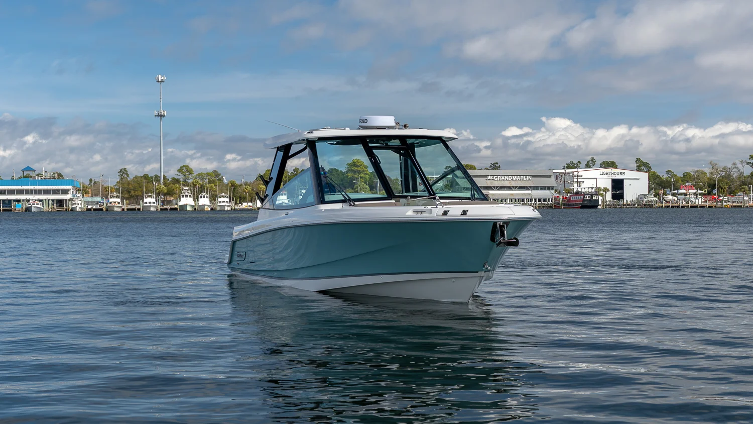 2026 Boston Whaler 330 Vantage Image Thumbnail #7