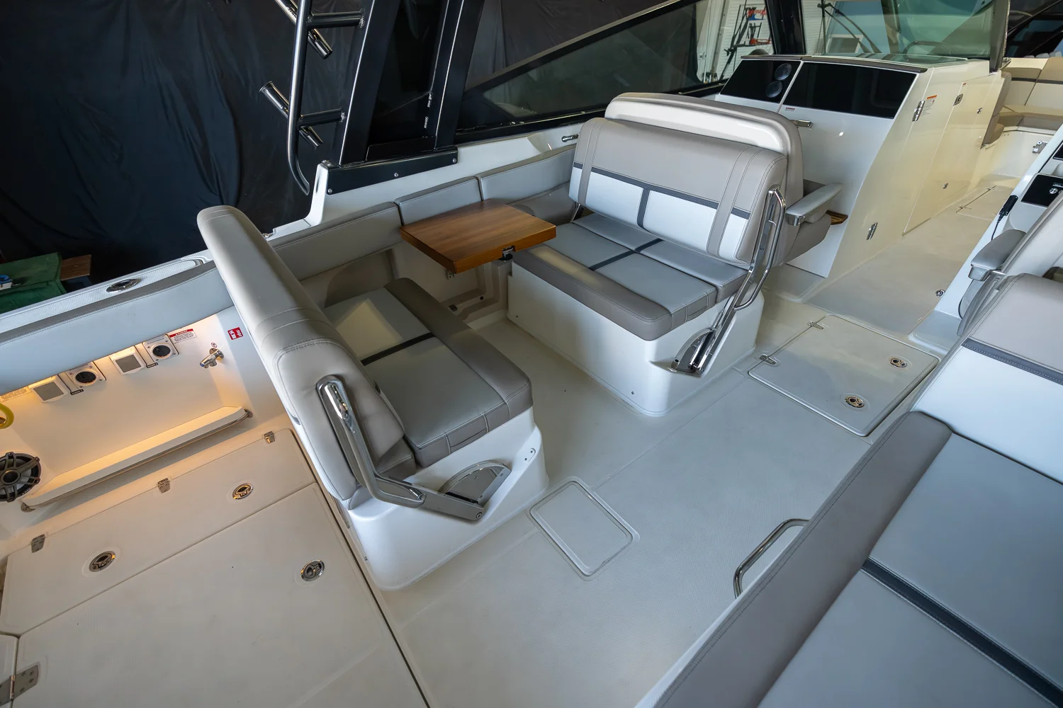 2026 Boston Whaler 330 Vantage Image Thumbnail #49
