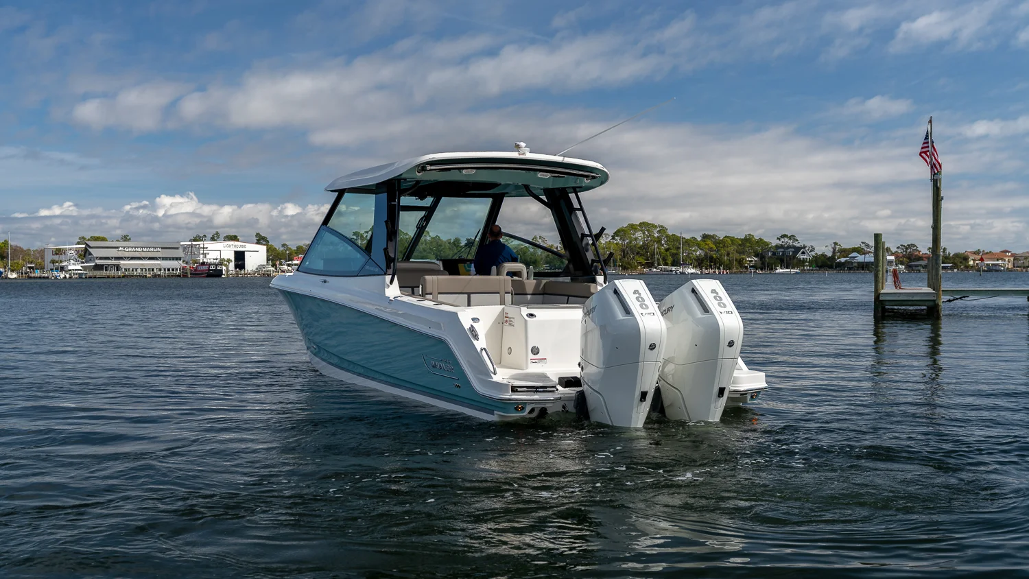 2026 Boston Whaler 330 Vantage Image Thumbnail #3