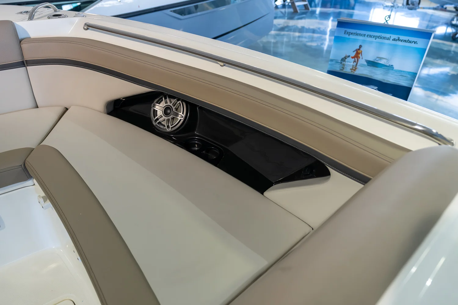 2026 Boston Whaler 330 Vantage Image Thumbnail #19