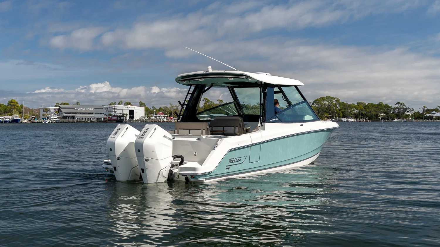 2026 Boston Whaler 330 Vantage Image Thumbnail #6